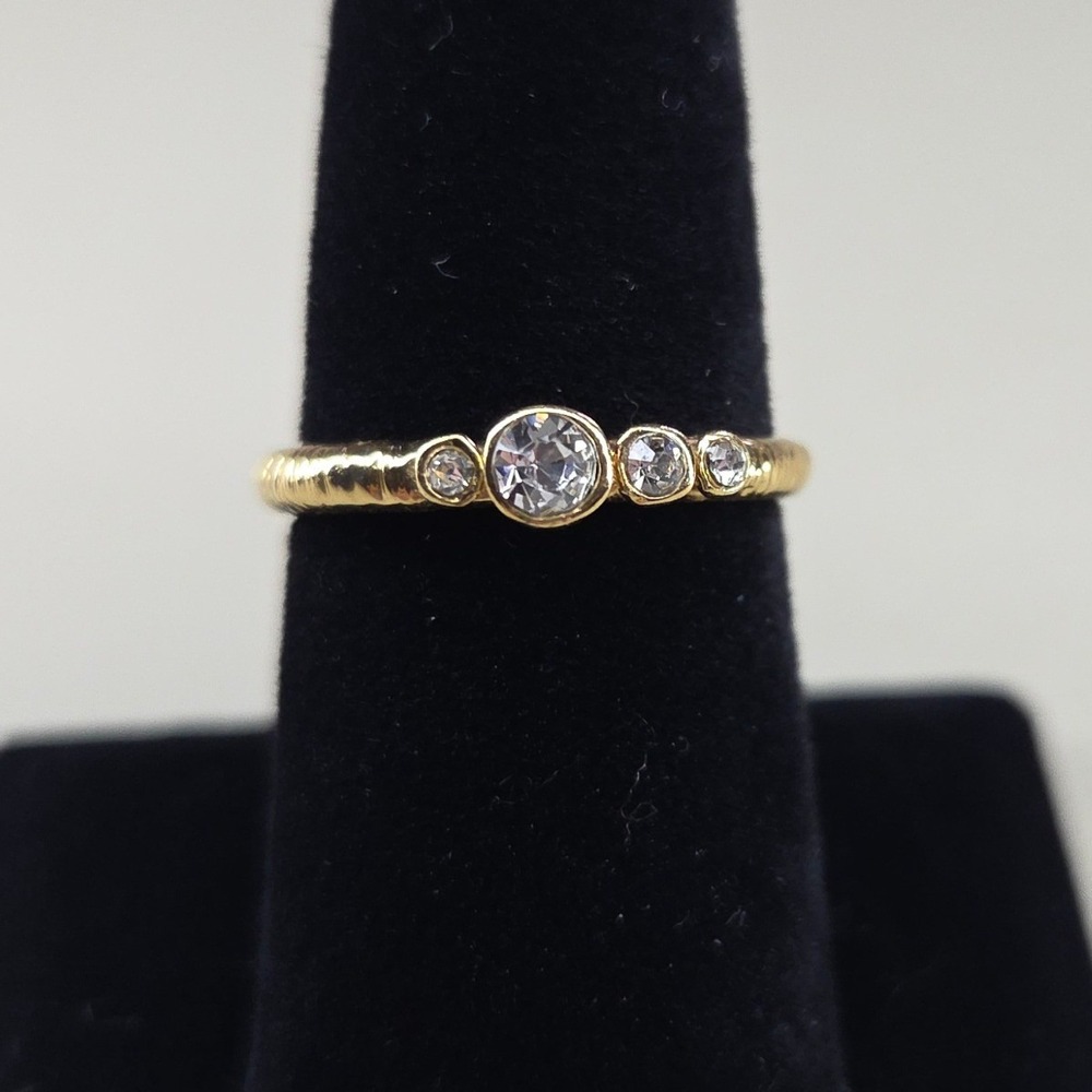 Gold Tone Textured Hammered Band Ring Bezel Set Clear Crystals Size 7.5 0356